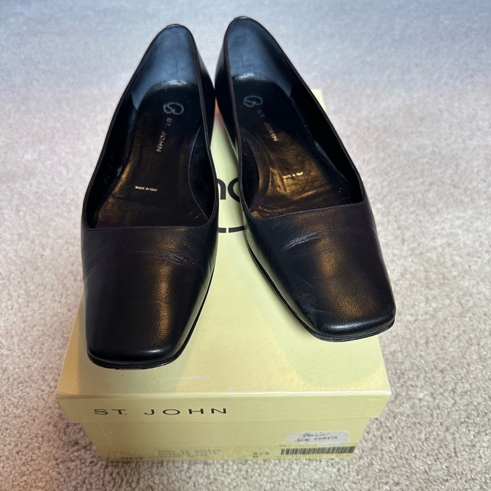 St. John Black Leather Loafers Classic Flats